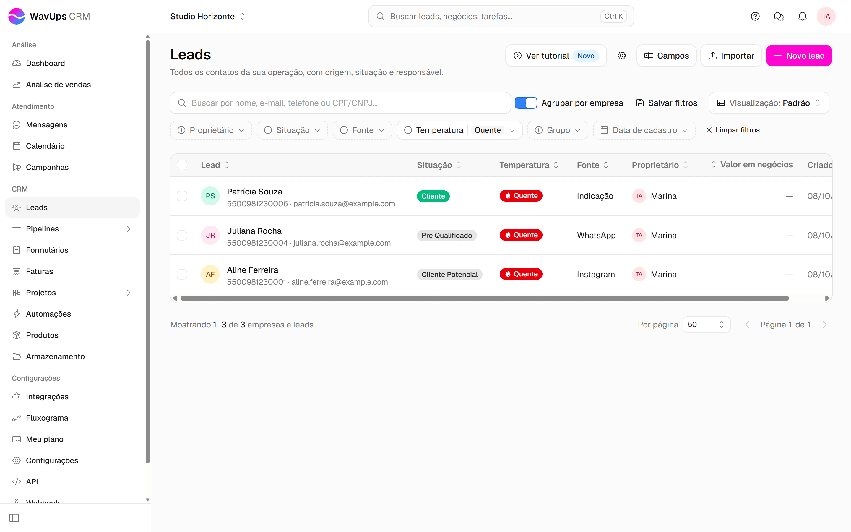 Tela Leads com a busca e os filtros em linha; o filtro Temperatura está com Quente marcado e o botão Limpar filtros aparece ao lado.