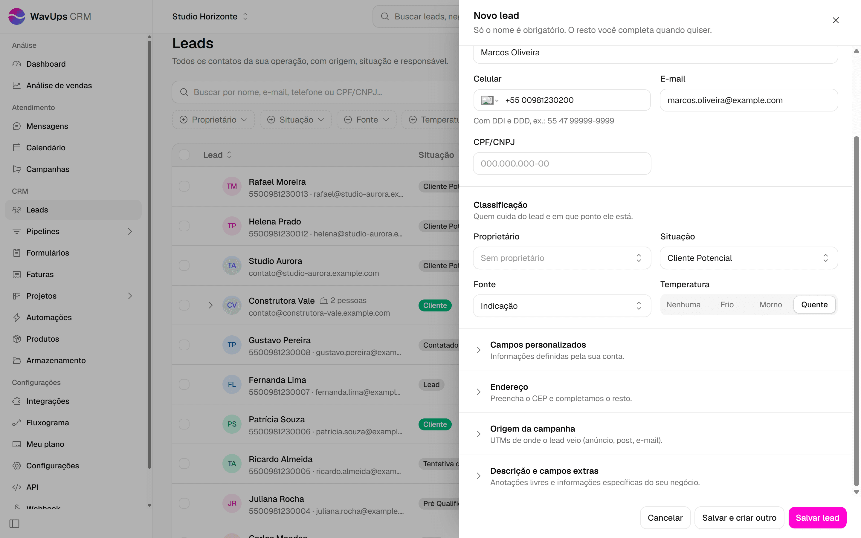 Seção Classificação do painel Novo lead com os campos Proprietário, Situação, Fonte e os botões de Temperatura.
